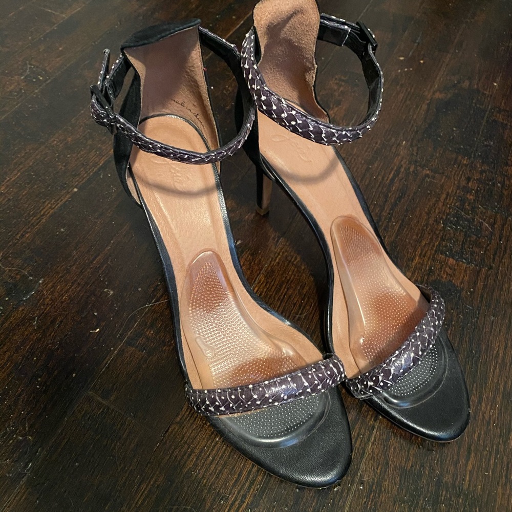Joie heels